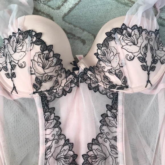 Victoria secret lingerie - Picture 2 of 5